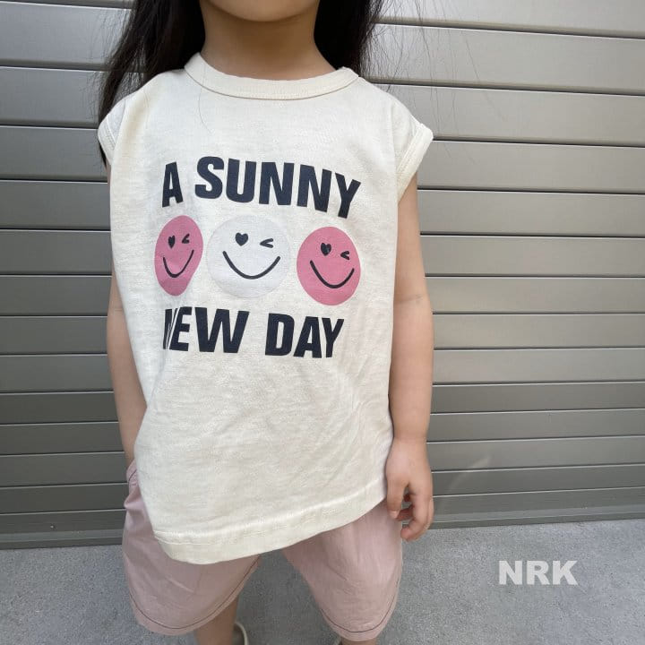 Nrk - Korean Children Fashion - #childofig - Smile Sleeveless Tee - 7