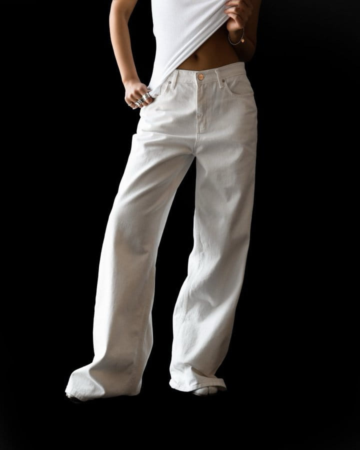 Paper Moon - Korean Women Fashion - #momslook - High Rise Wide Leg White Denim Pants  - 7