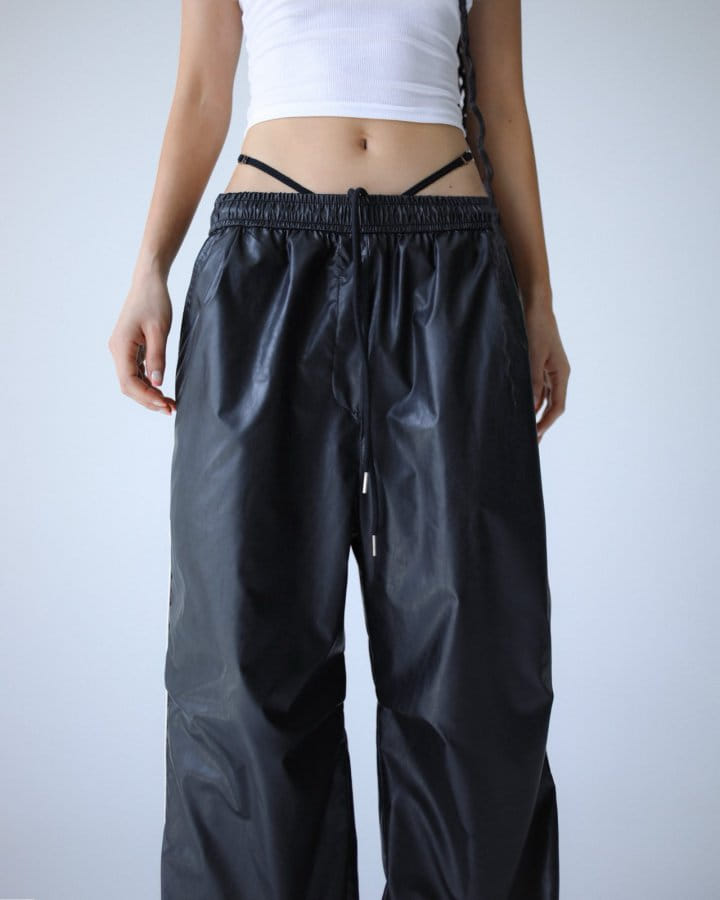 Paper Moon - Korean Women Fashion - #pursuepretty - Soft Vegan L Trimmed Detail Banded Trousers - 8