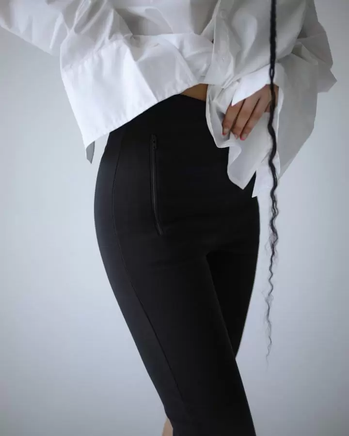 Paper Moon - Korean Women Fashion - #womensfashion - Zipped Detail Capri Leggings Pants  - 6