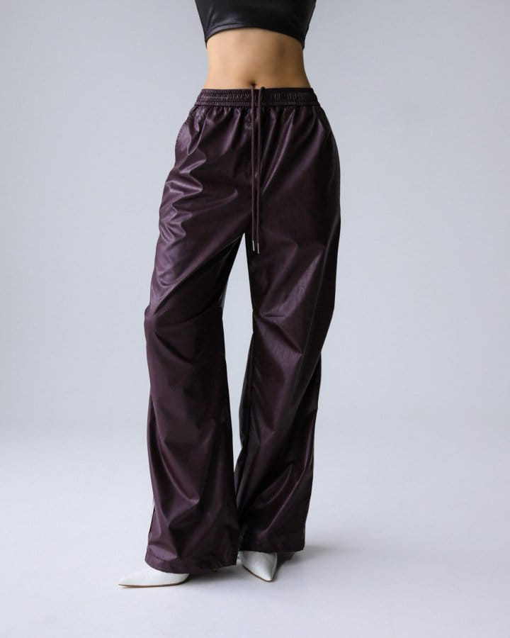 Paper Moon - Korean Women Fashion - #womensfashion - Soft Vegan L Trimmed Derail Banded Trousers - 2