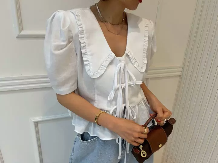 Pearls room - Korean Women Fashion - #momslook - Collar Ribbon Blouse