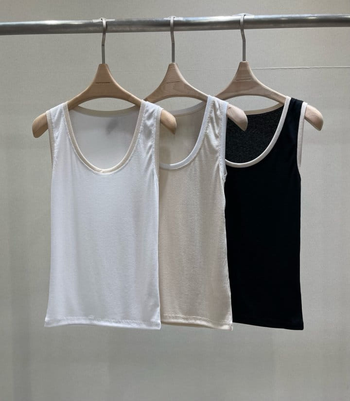 Plushong - Korean Women Fashion - #momslook - Color Sleeveless Tee