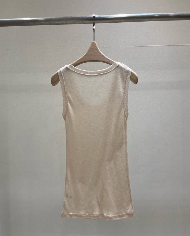 Plushong - Korean Women Fashion - #momslook - Theory Sleeveless Tee - 6