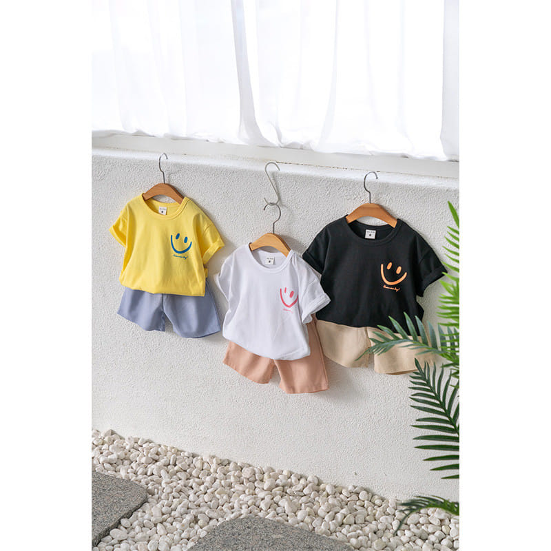 Raykids - Korean Children Fashion - #magicofchildhood - Short Smile Top Bottom Set - 2