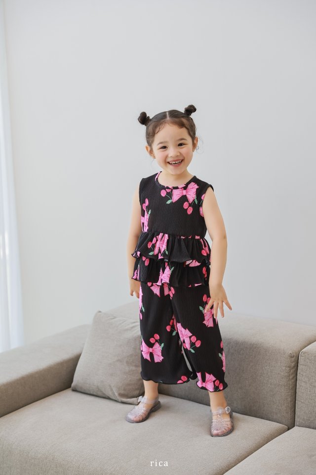 Rica - Korean Children Fashion - #minifashionista - Cherry Ribbon Top Bottom Set