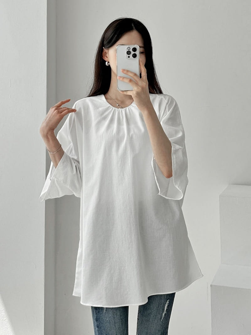 Theggllim - Korean Women Fashion - #momslook - Shrring Raglan Blouse