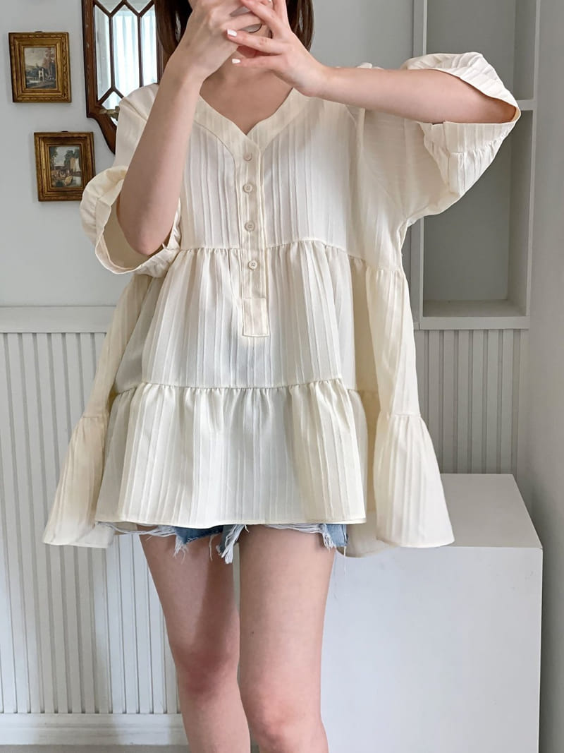 Theggllim - Korean Women Fashion - #vintageinspired - Frill Kan Kan Blouse - 2