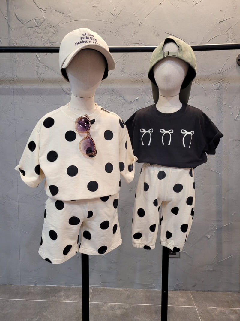 Atree - Korean Children Fashion - #designkidswear - Big Dot Short Sleeve Top Bottom Set - 3