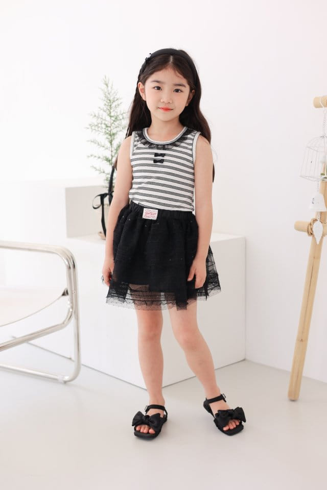 Dalla - Korean Children Fashion - #littlefashionista - Surfing Sleeveless Tee