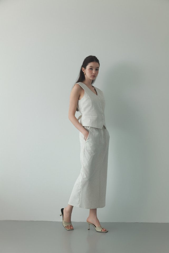 Neroli36 - Korean Women Fashion - #momslook - H Stripe Vest - 10