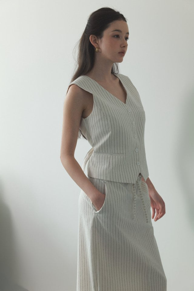 Neroli36 - Korean Women Fashion - #momslook - H Stripe Vest - 8