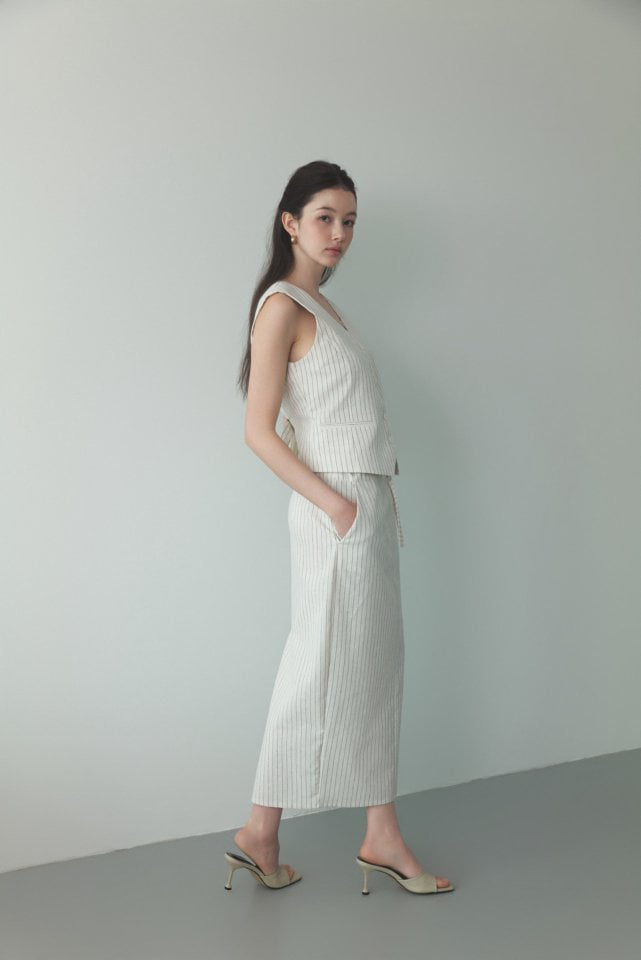 Neroli36 - Korean Women Fashion - #womensfashion - H Stripe Vest - 11
