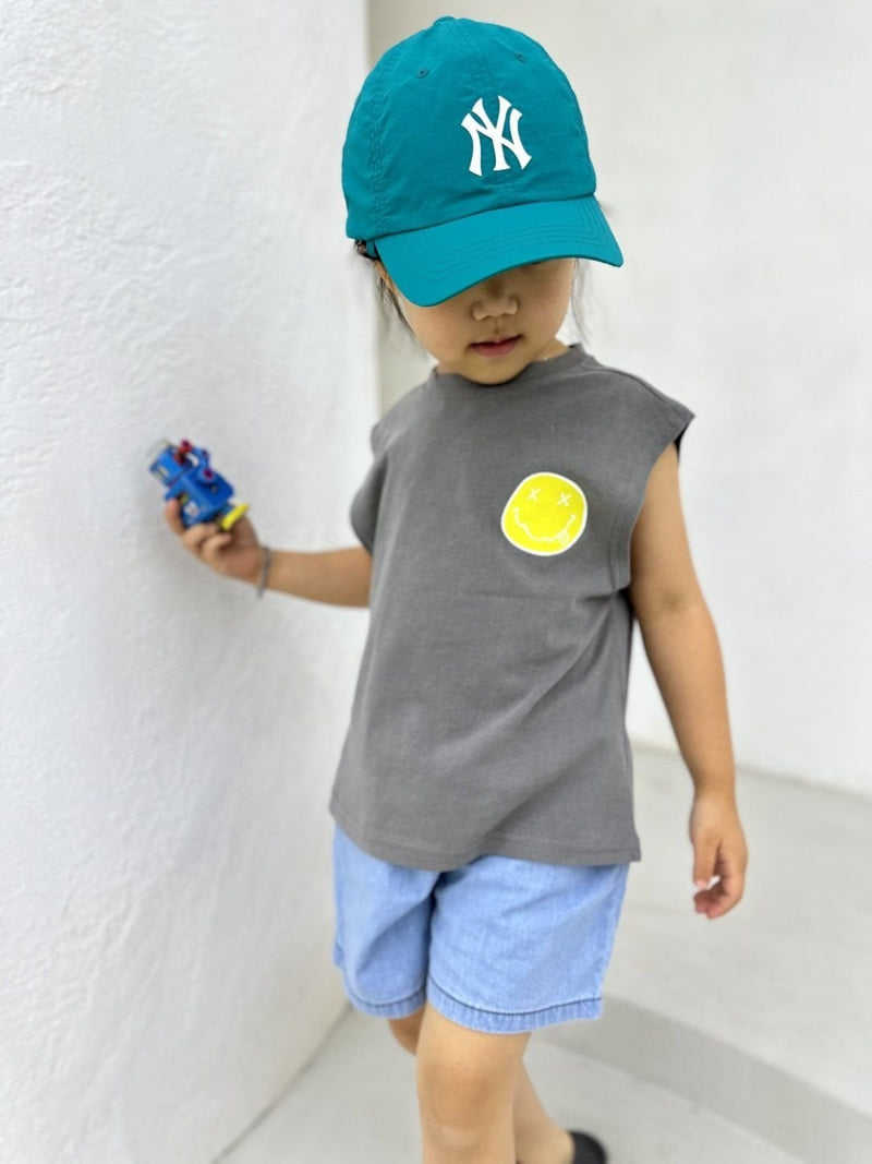 Olivie - Korean Children Fashion - #Kfashion4kids - Smile Sleeveles Tee - 6