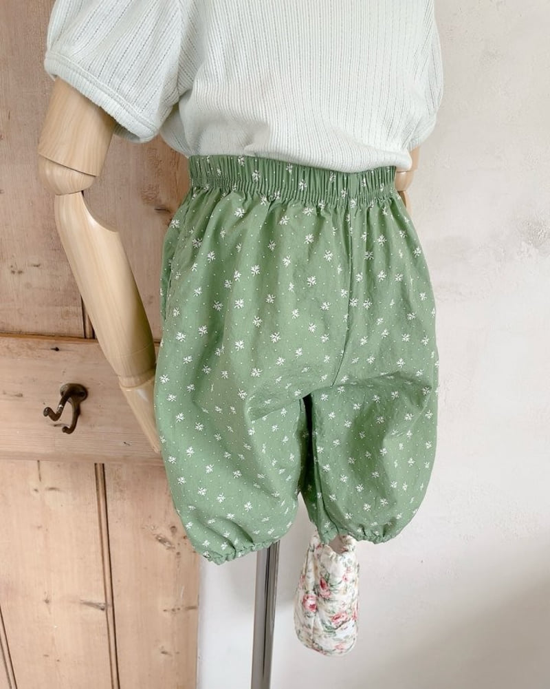 Studio M - Korean Children Fashion - #minifashionista - BB Flower Ankle Pants - 4