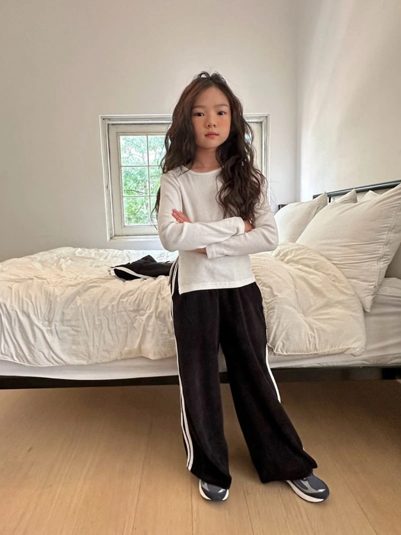 Comma - Korean Children Fashion - #littlefashionista - Side Slit Tee - 3