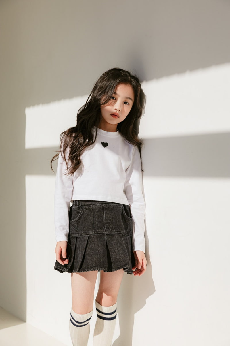 Dore Dore - Korean Children Fashion - #kidsshorts - Small Heart Crop Tee - 8