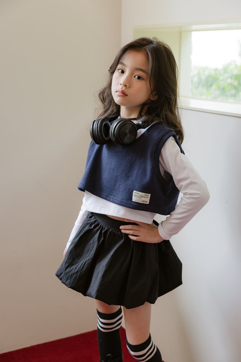 Dore Dore - Korean Children Fashion - #toddlerclothing - Label Crop Vest - 10