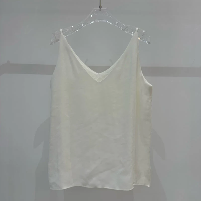 Neroli36 - Korean Women Fashion - #momslook - Dutch V Sleeveless Blouse - 2