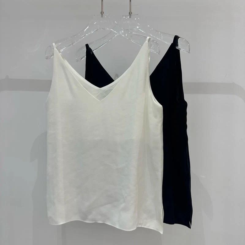 Neroli36 - Korean Women Fashion - #womensfashion - Dutch V Sleeveless Blouse