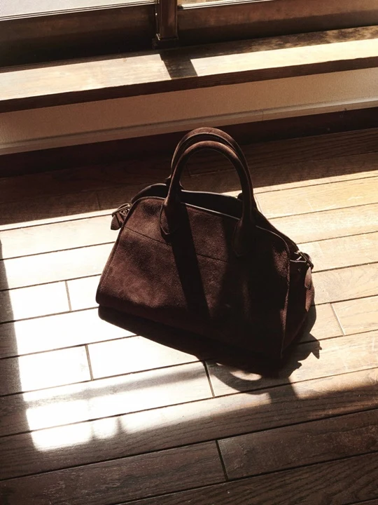 Suede Mago Bag