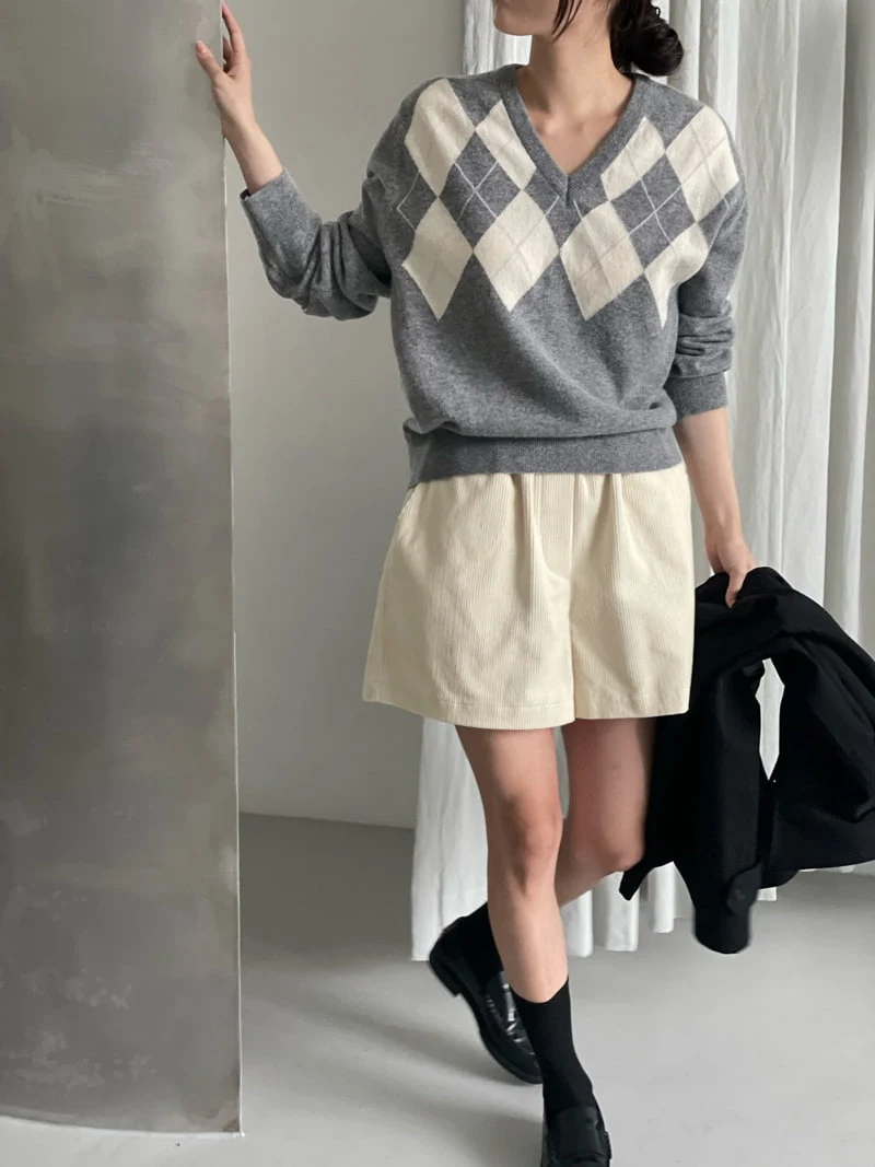 Amygrace - Korean Women Fashion - #momslook - Argyle V Neck Knit Pullover - 6