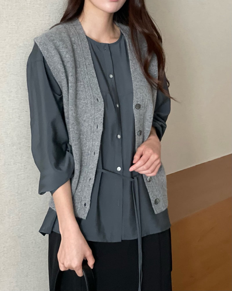 Amygrace - Korean Women Fashion - #thelittlethings - Travi Round Blouse - 10