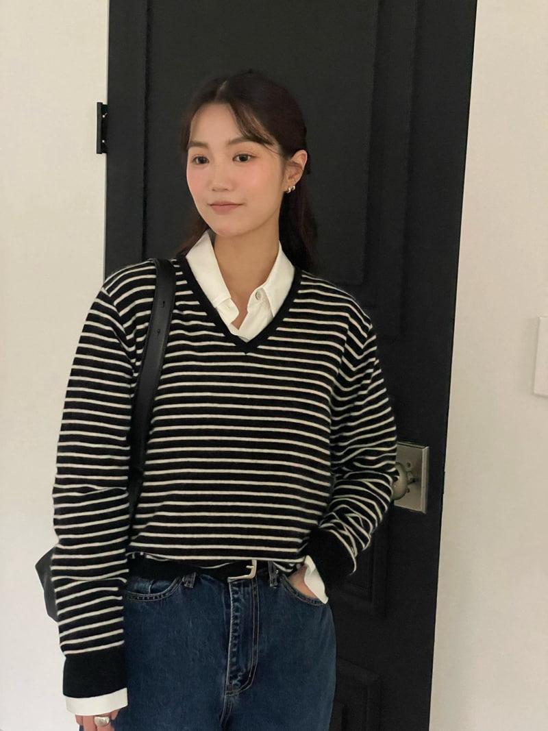 Amygrace - Korean Women Fashion - #vintagekidsstyle - Marco Stripe V Knit Pullover - 9