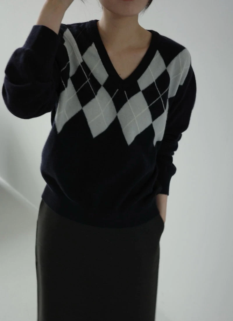 Amygrace - Korean Women Fashion - #womensfashion - Argyle V Neck Knit Pullover - 9