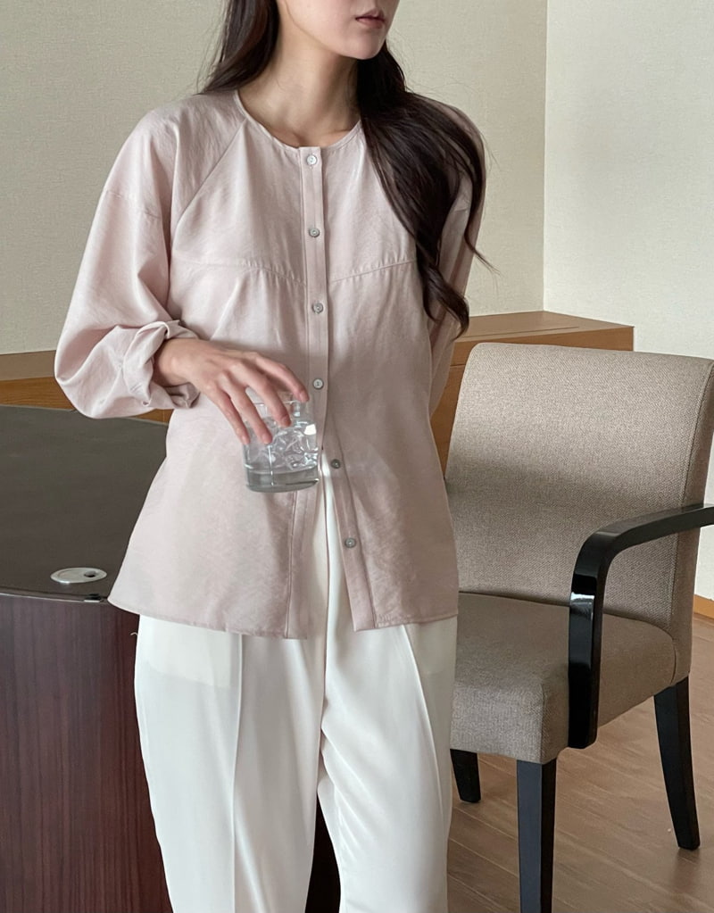 Amygrace - Korean Women Fashion - #womensfashion - Travi Round Blouse - 2