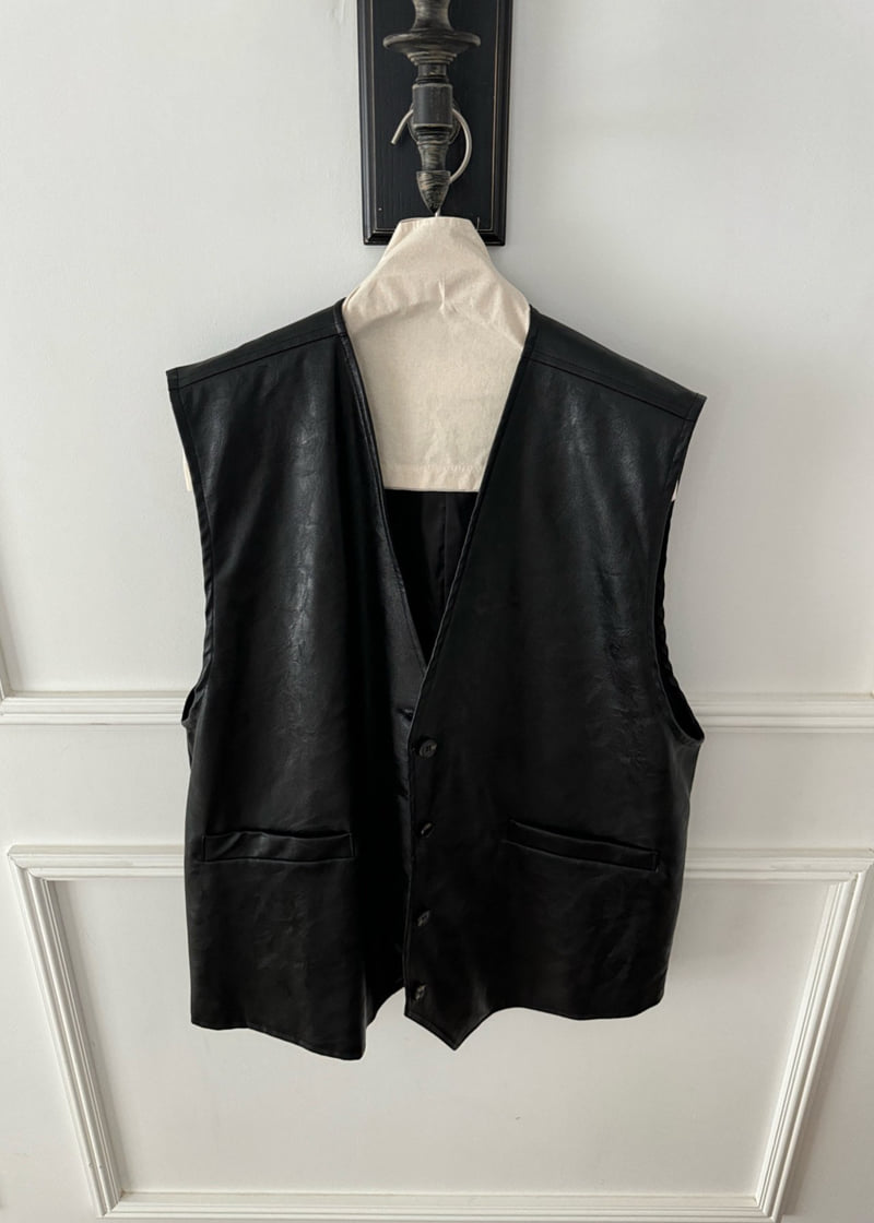 Auver_Fit - Korean Women Fashion - #romanticstyle - Leather Boxy Vest