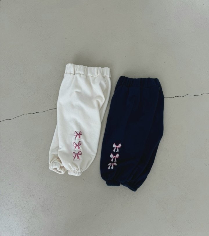 Le petitmot - Korean Children Fashion - #prettylittlegirls - Ribbon Embroidery Jogger Pants - 11