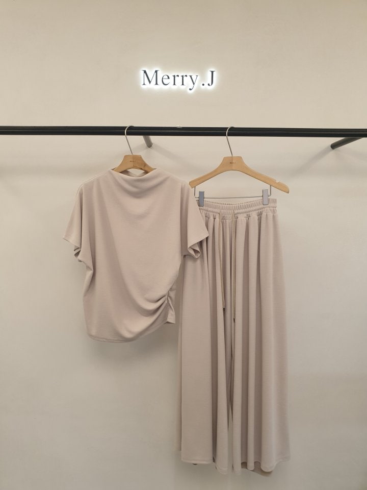 Merry J - Korean Women Fashion - #momslook - Monchew Drape Tee