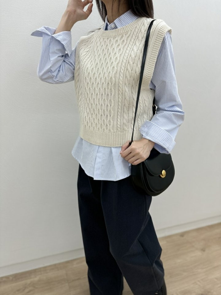 Most - Korean Women Fashion - #momslook - Loafer Vest - 2