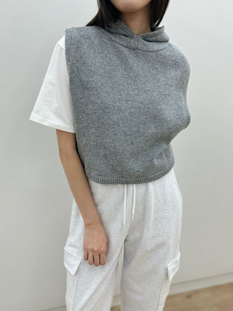 Most - Korean Women Fashion - #vintageinspired - Crop Hood Vest - 9