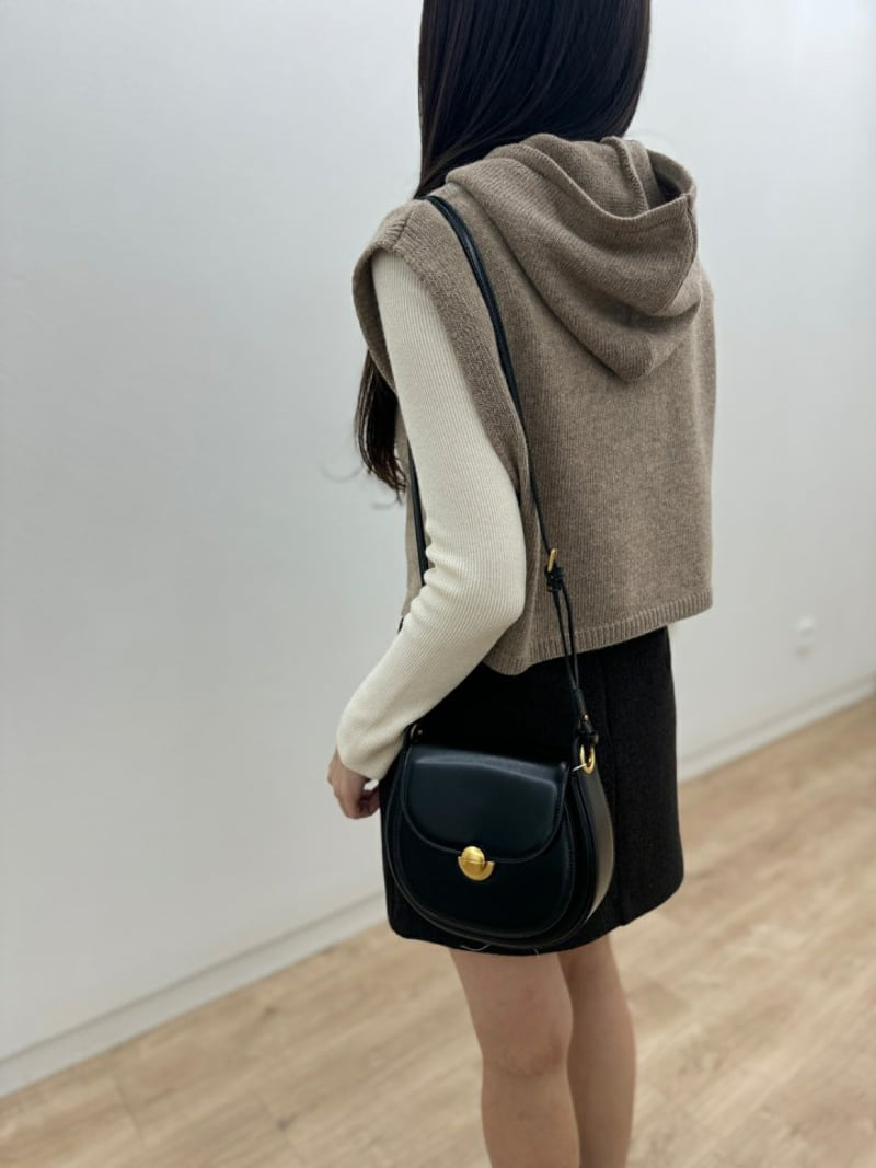 Most - Korean Women Fashion - #womensfashion - Crop Hood Vest - 2