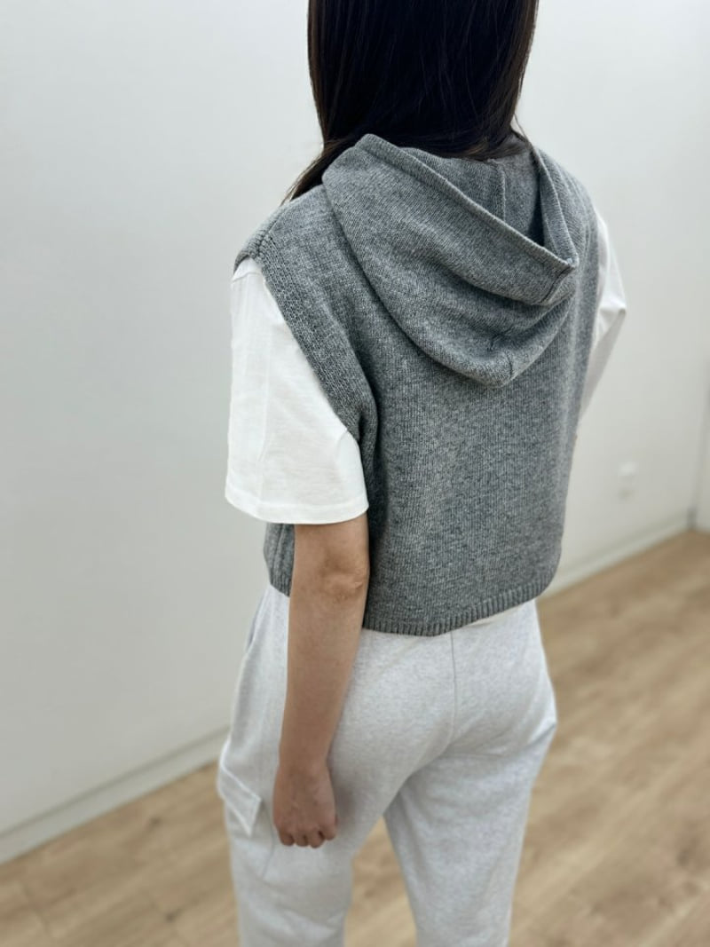 Most - Korean Women Fashion - #womensfashion - Crop Hood Vest - 8