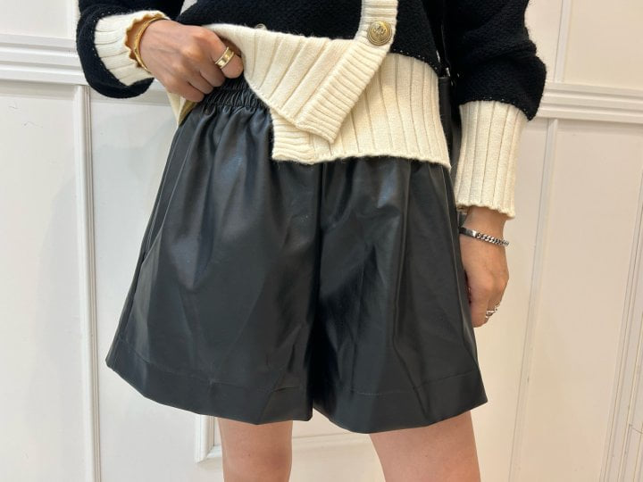 Pearls room - Korean Women Fashion - #momslook - Fake Leather Short Pants - 10