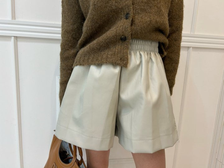 Pearls room - Korean Women Fashion - #thelittlethings - Fake Leather Short Pants