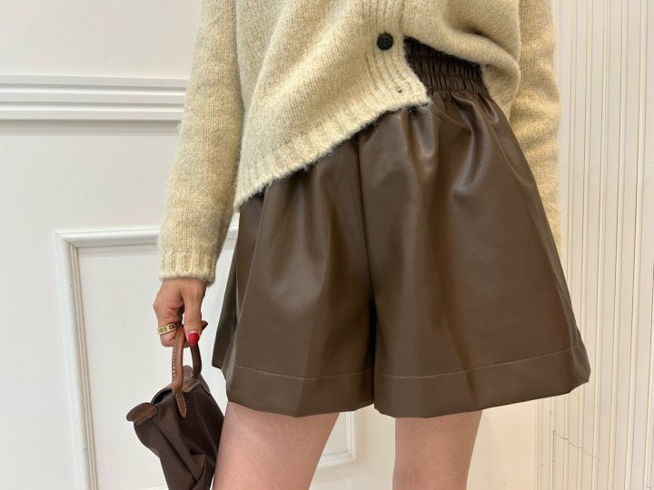 Pearls room - Korean Women Fashion - #womensfashion - Fake Leather Short Pants - 7