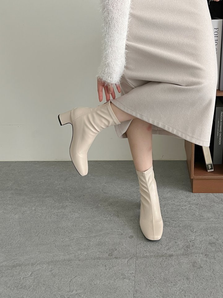 Vade - Korean Women Fashion - #momslook - Ankle Boots Middle Half Boots - 3