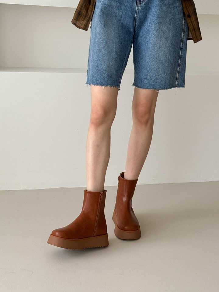 Vade - Korean Women Fashion - #momslook - Martin Walker Middle Half Boots - 11