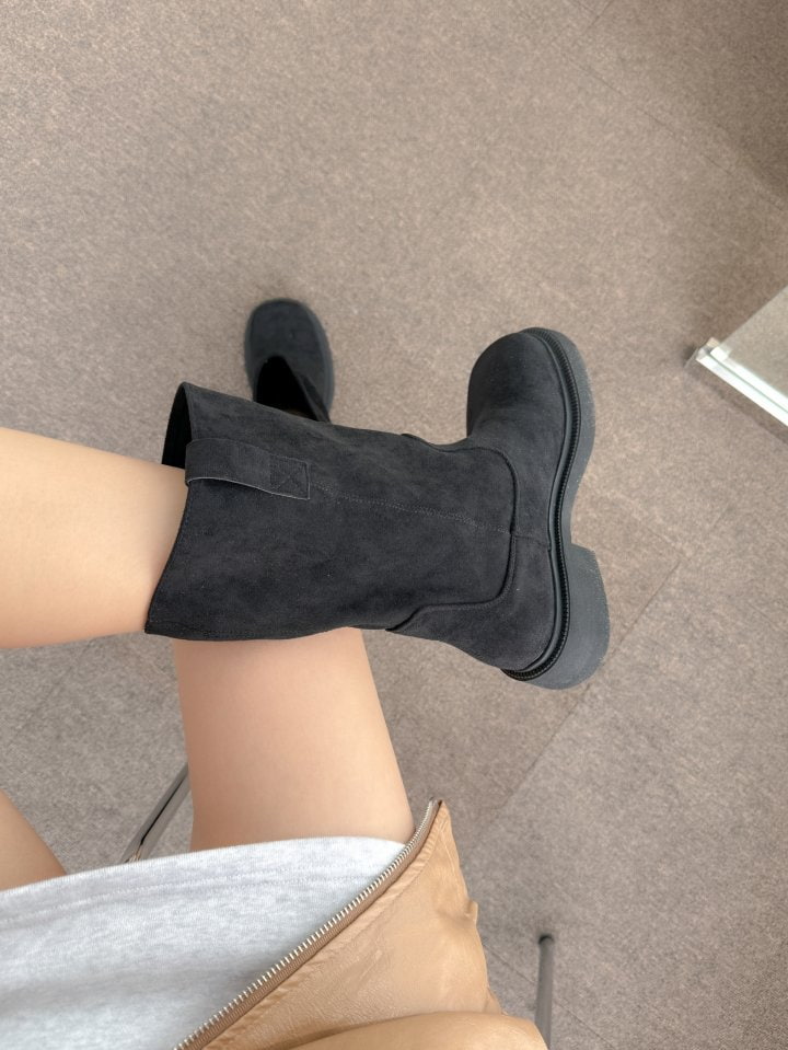 Vade - Korean Women Fashion - #womensfashion - Suede Middle Half Boots - 4