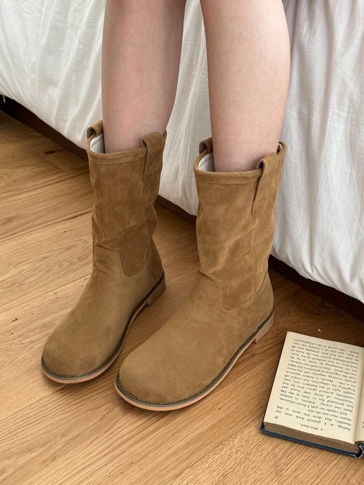 Vade - Korean Women Fashion - #vintageinspired - Basic Round Walker Boots - 11