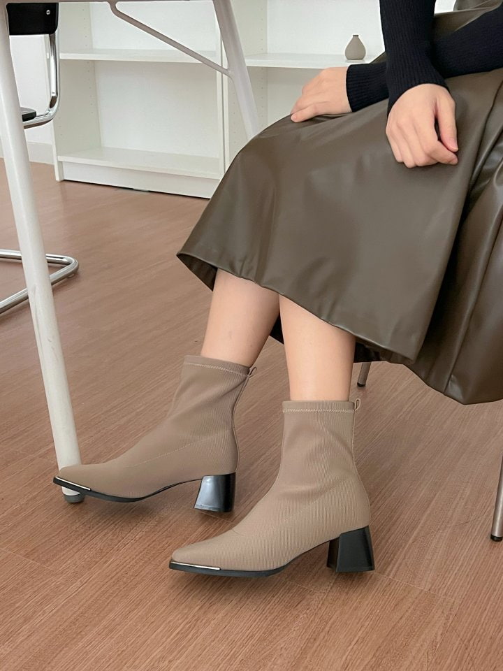 Vade - Korean Women Fashion - #womensfashion - Span Ankle Boots - 5