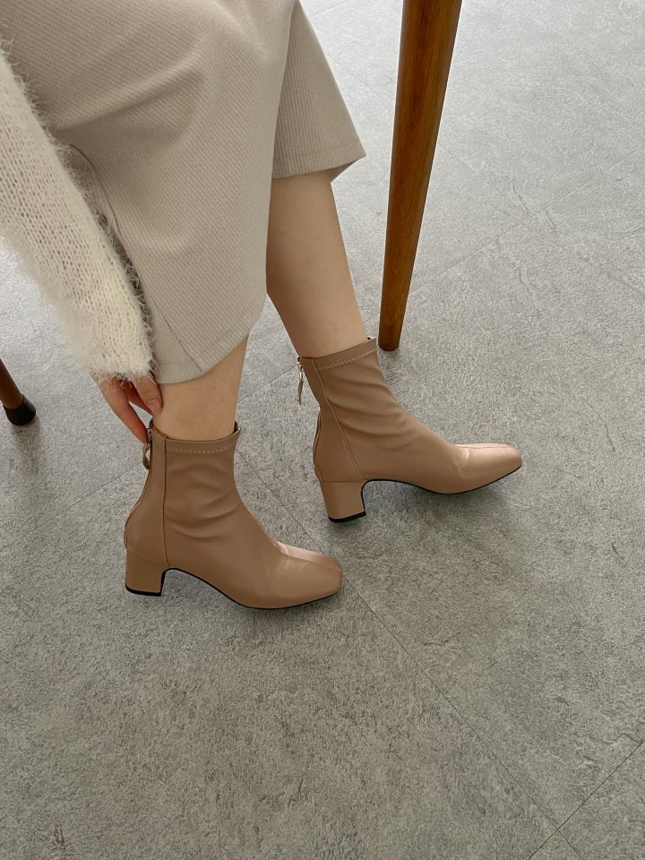 Vade - Korean Women Fashion - #womensfashion - Ankle Boots Middle Half Boots - 8