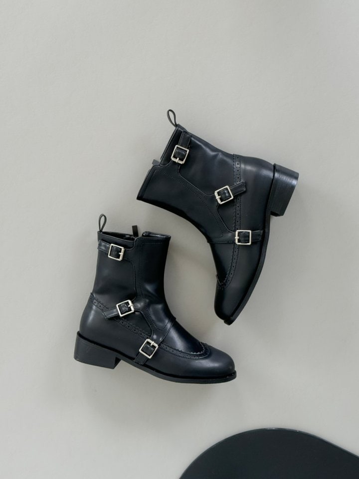 Vade - Korean Women Fashion - #womensfashion - Basic Wingtip Two Buckle Boots