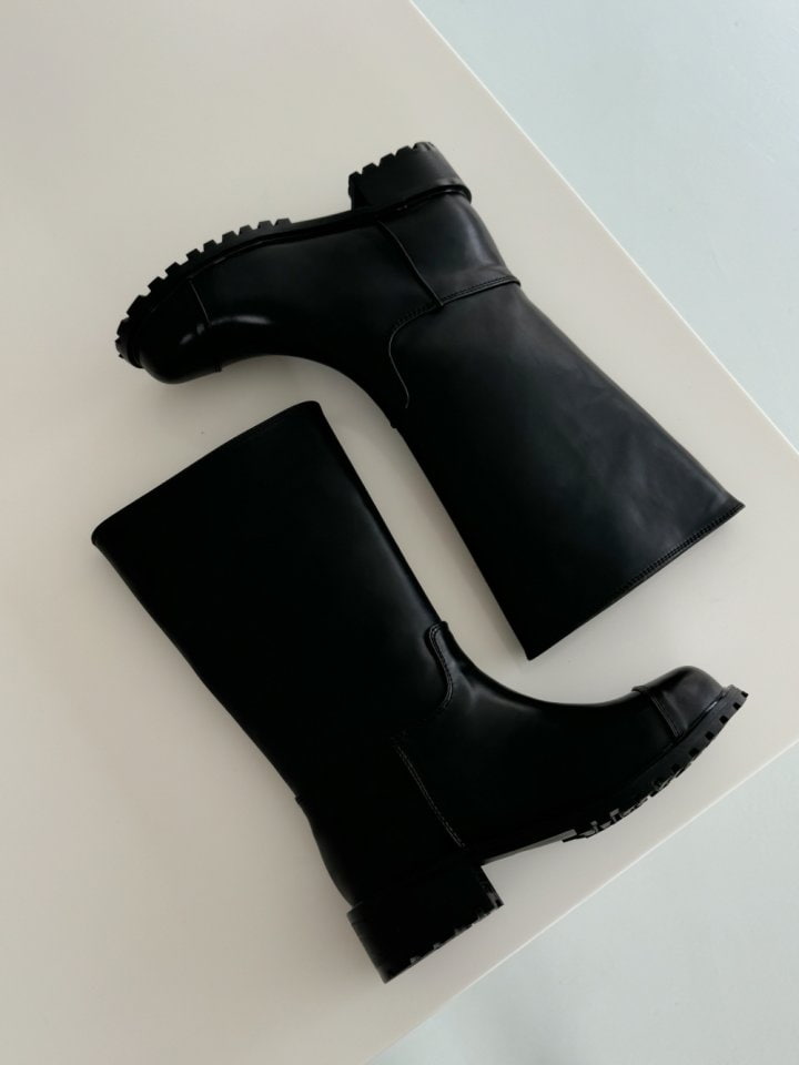 Vade - Korean Women Fashion - #womensfashion - Basic Half Middle Boots