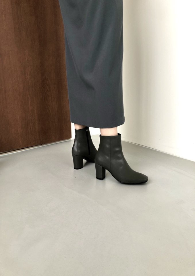 Vade - Korean Women Fashion - #womensfashion - Basic Round Ankle Boots - 9