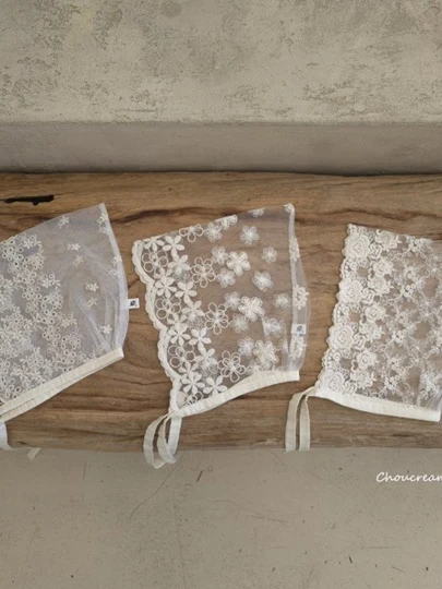 Lace Bonnet